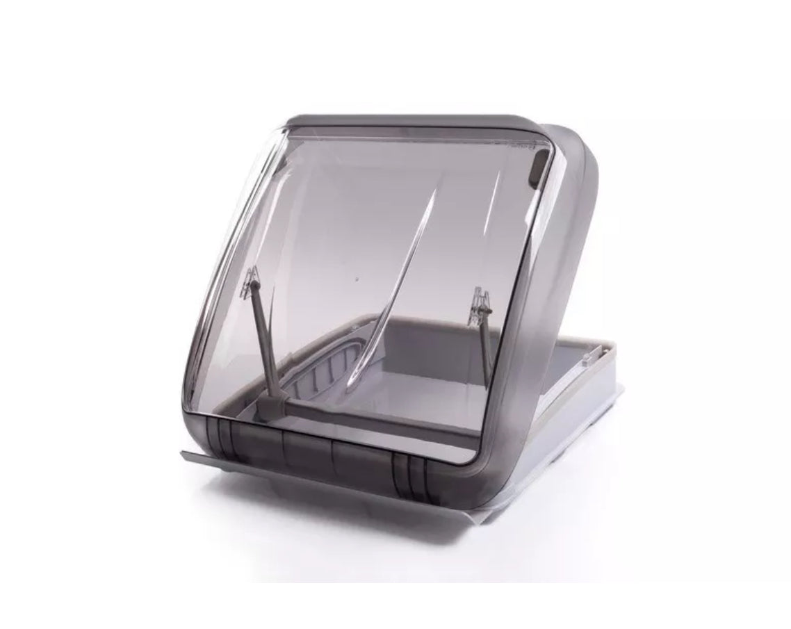 Claraboya transparente con estor camper