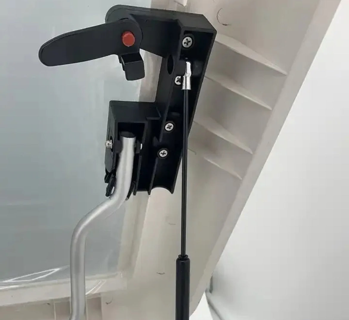 Claraboya 700x500 homologada 43R con luz y mosquitera