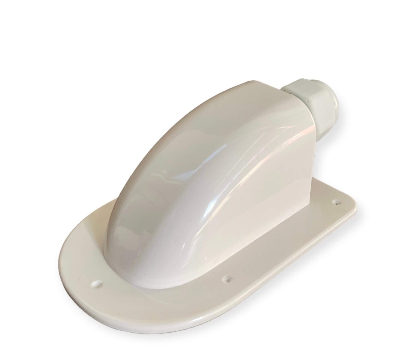 Detalle del prensaestopas estanco para instalación solar camper