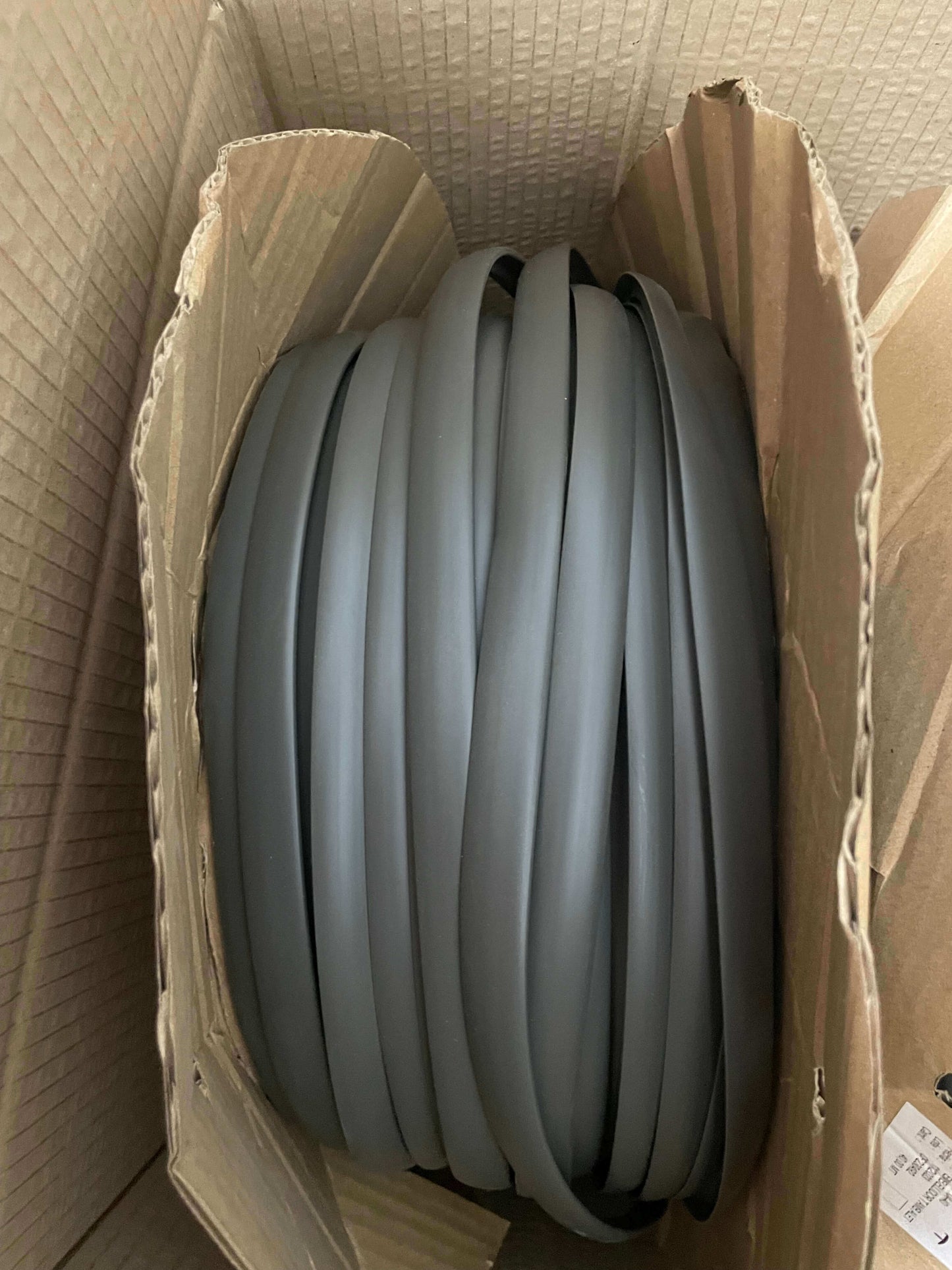 Detalle de la espiga y la aleta del canto en T 15–16 mm.