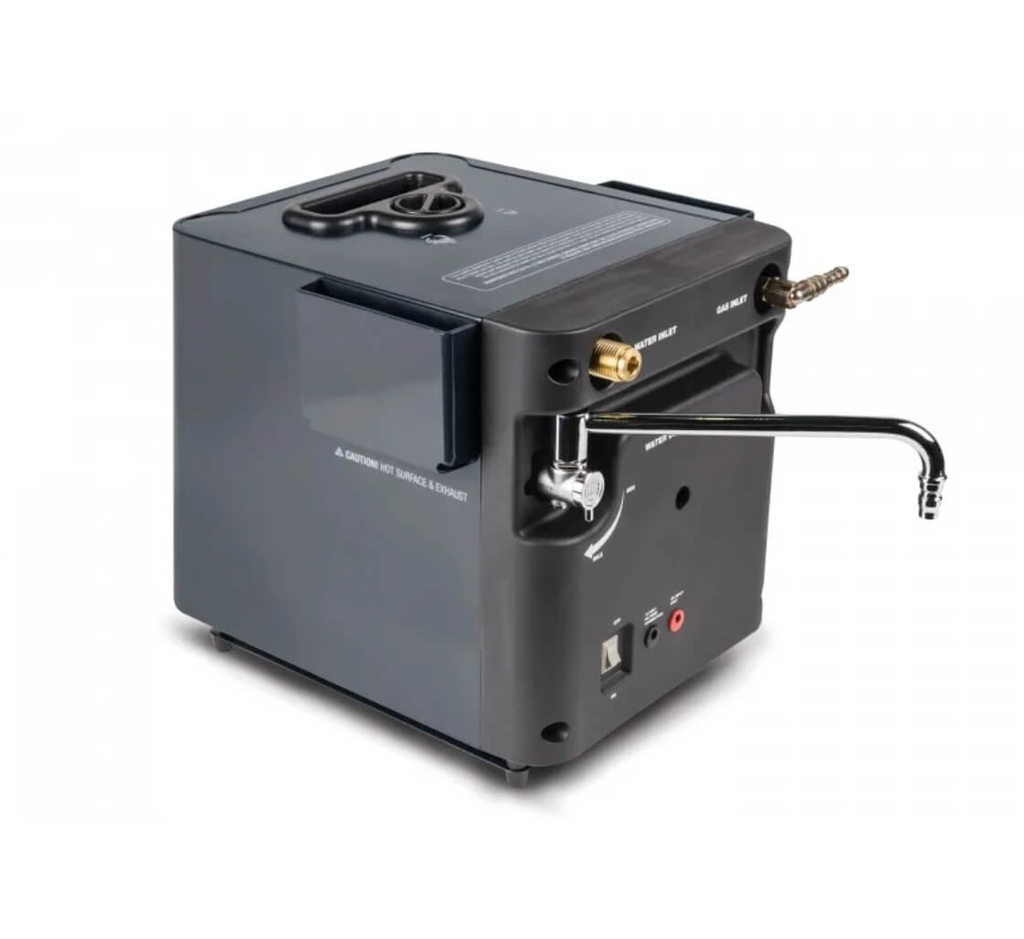 Calentador de agua a gas portátil Kampa Geyser 12V Dometic distribuido por STCampervan, ideal para camper y camping