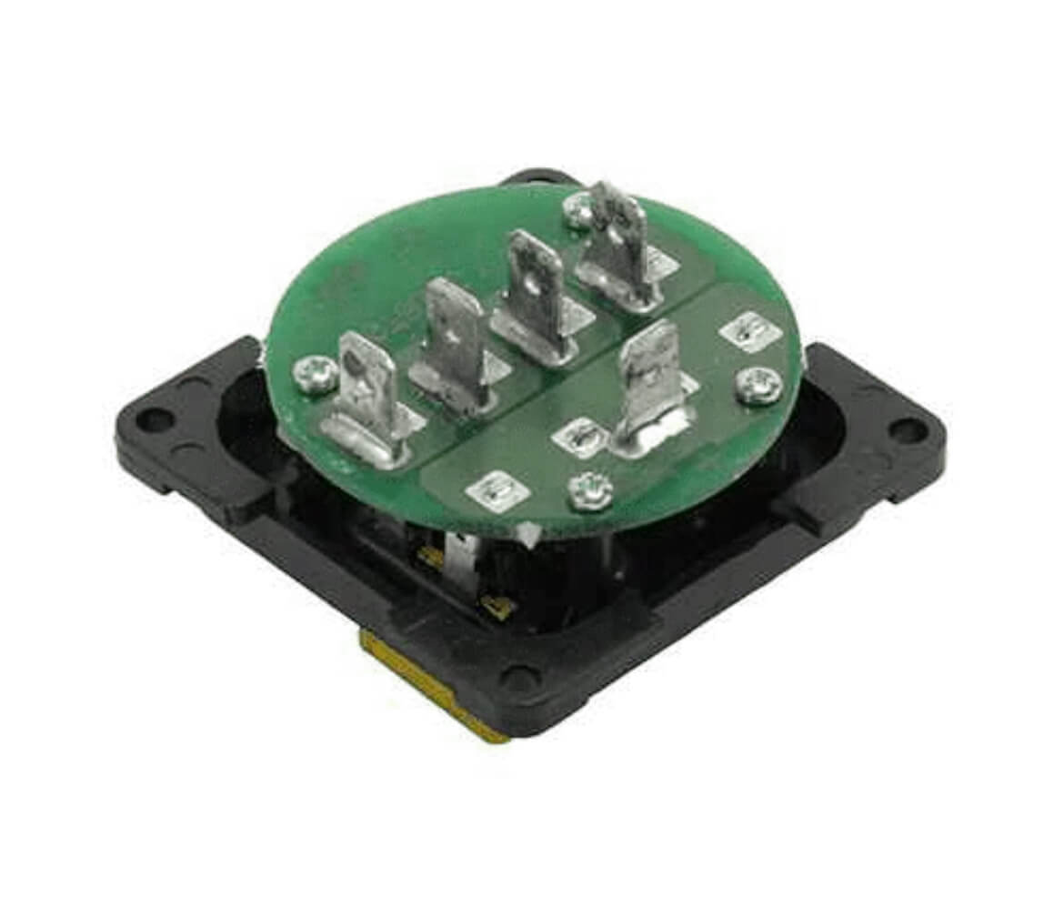 Detalle de alojamientos de fusibles ATO/ATC del CBE MPF4.