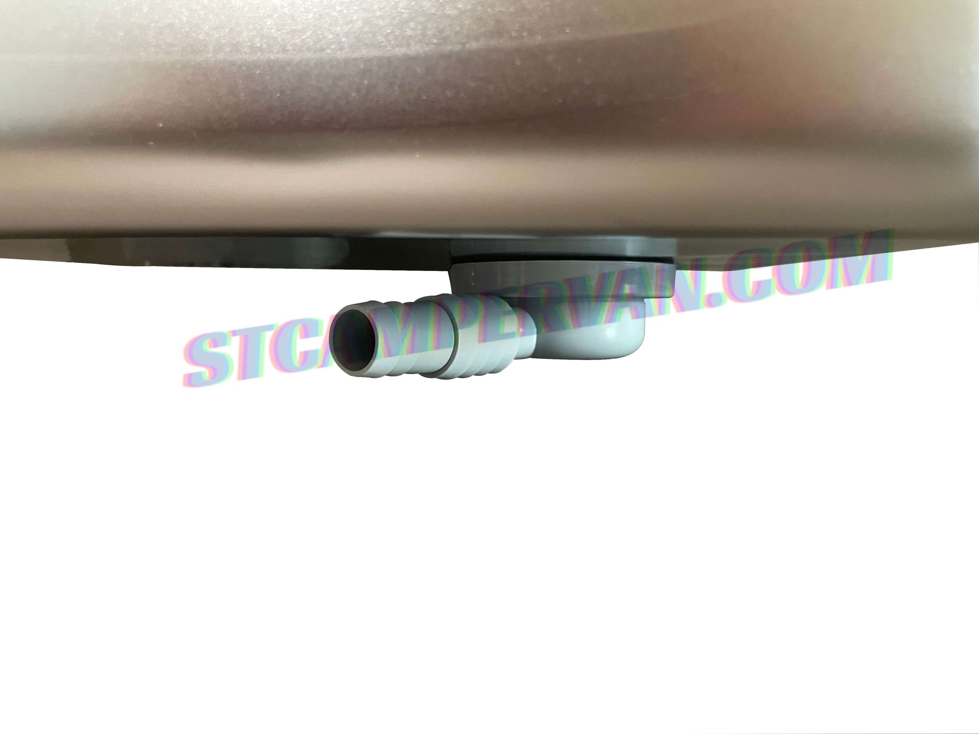 Detalle del tapón extraíble del sumidero curvo para caravana