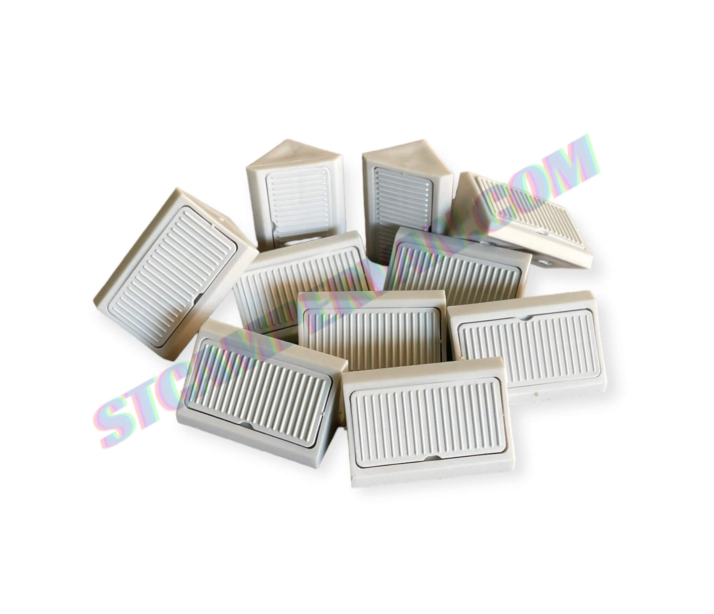 Montaje de escuadra 90º en tablero de madera