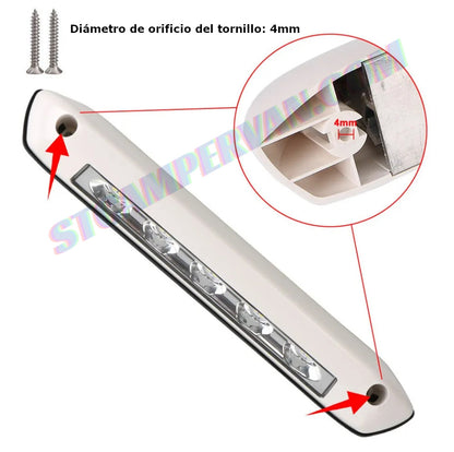 Instalación de foco 5 LED en porche de caravana