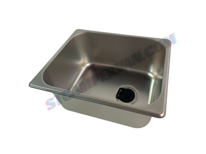 Instalación de fregadero pequeño en cocina camper