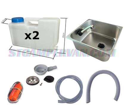 Garrafas de diferentes capacidades incluidas en kit camper