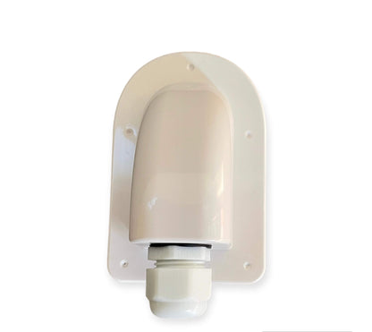 Instalación de pasatechos solar en techo de autocaravana