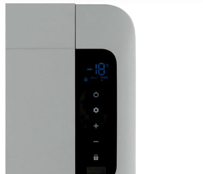 Interior de la Mestic MCC-25 con capacidad para botellas de 1 L