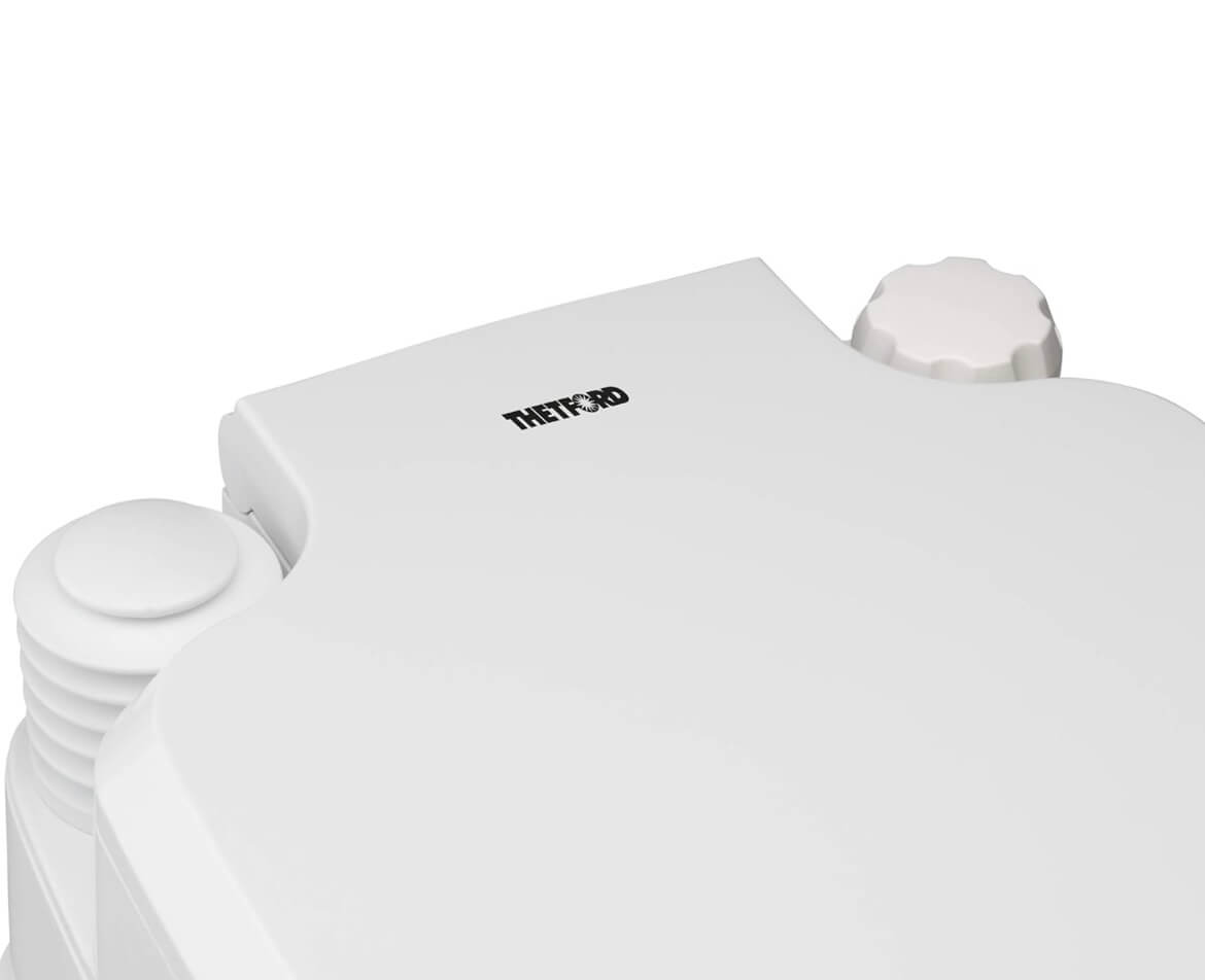 Dimensiones y altura del asiento del Thetford 145