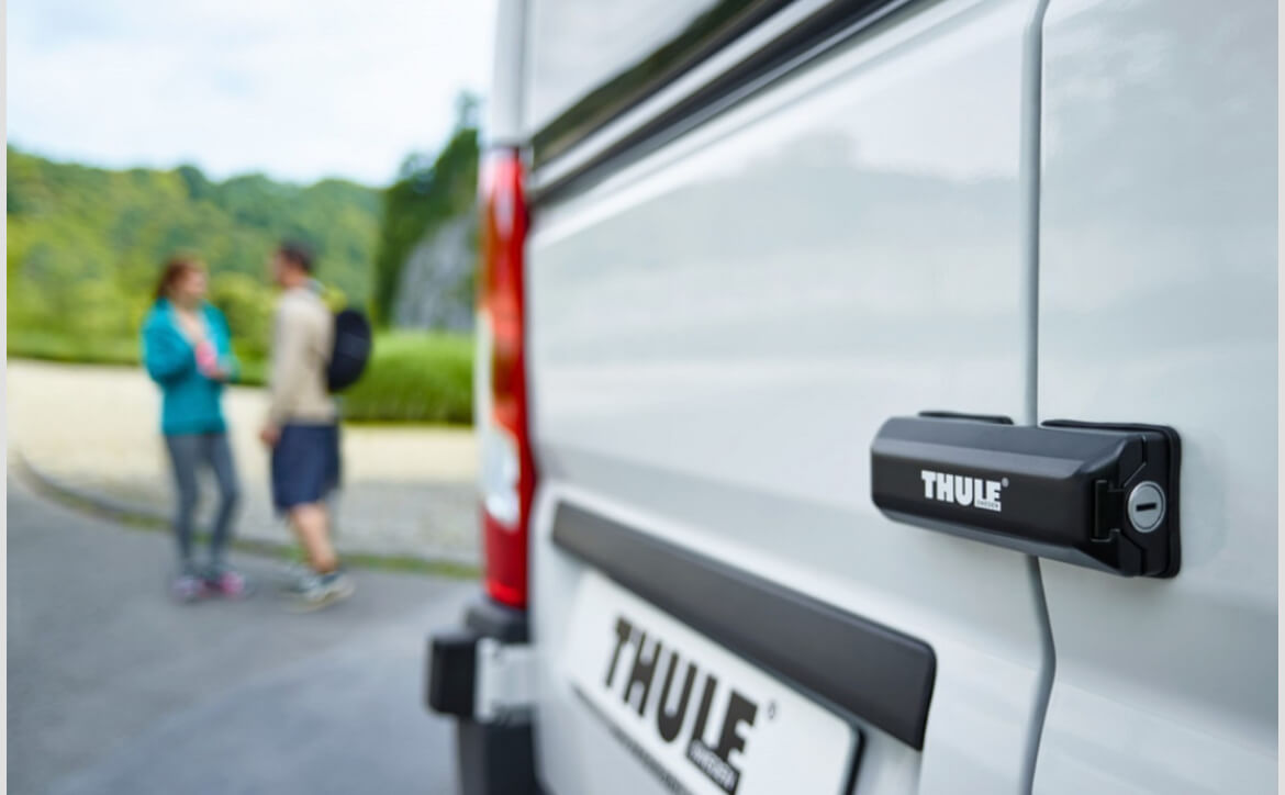 Instalación del Thule Van Lock en puerta lateral de furgoneta