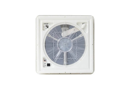 Hélice de 10 palas y diseño aerodinámico de la claraboya Fiamma