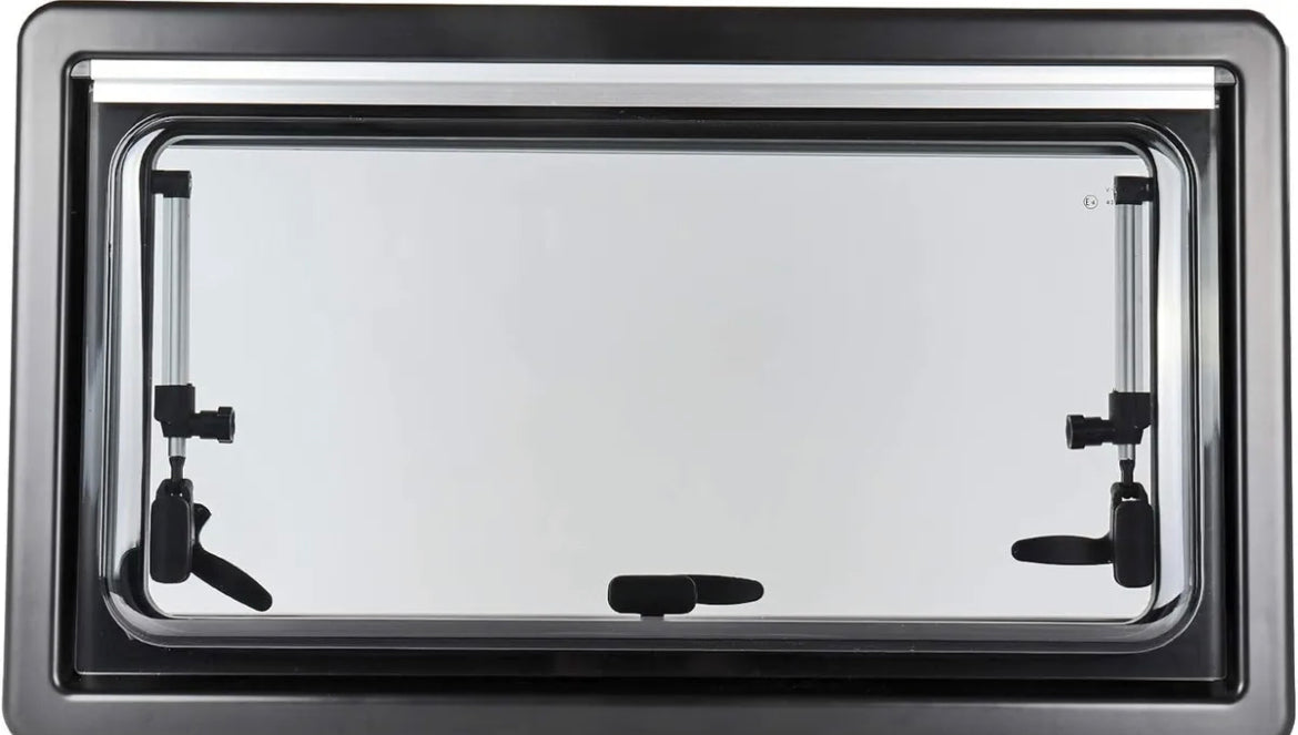 Instalación sándwich con sellado butilo o Sika en pared de camper