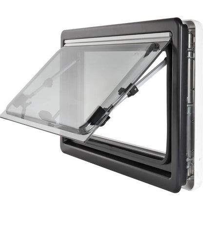 Detalle de apertura 70 grados en ventana abatible 700x400 CZ